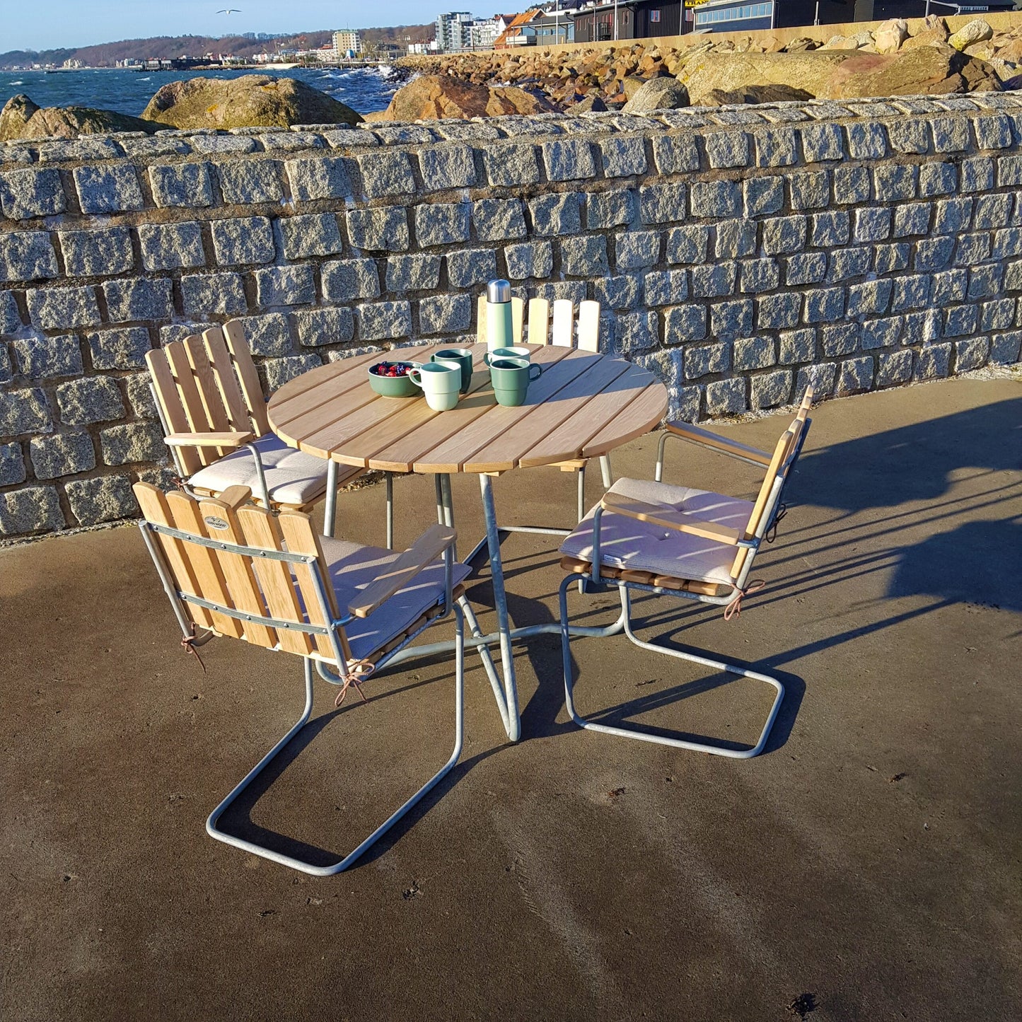 Matgrupp Amanda runt bord 100 cm teak Eden Wood