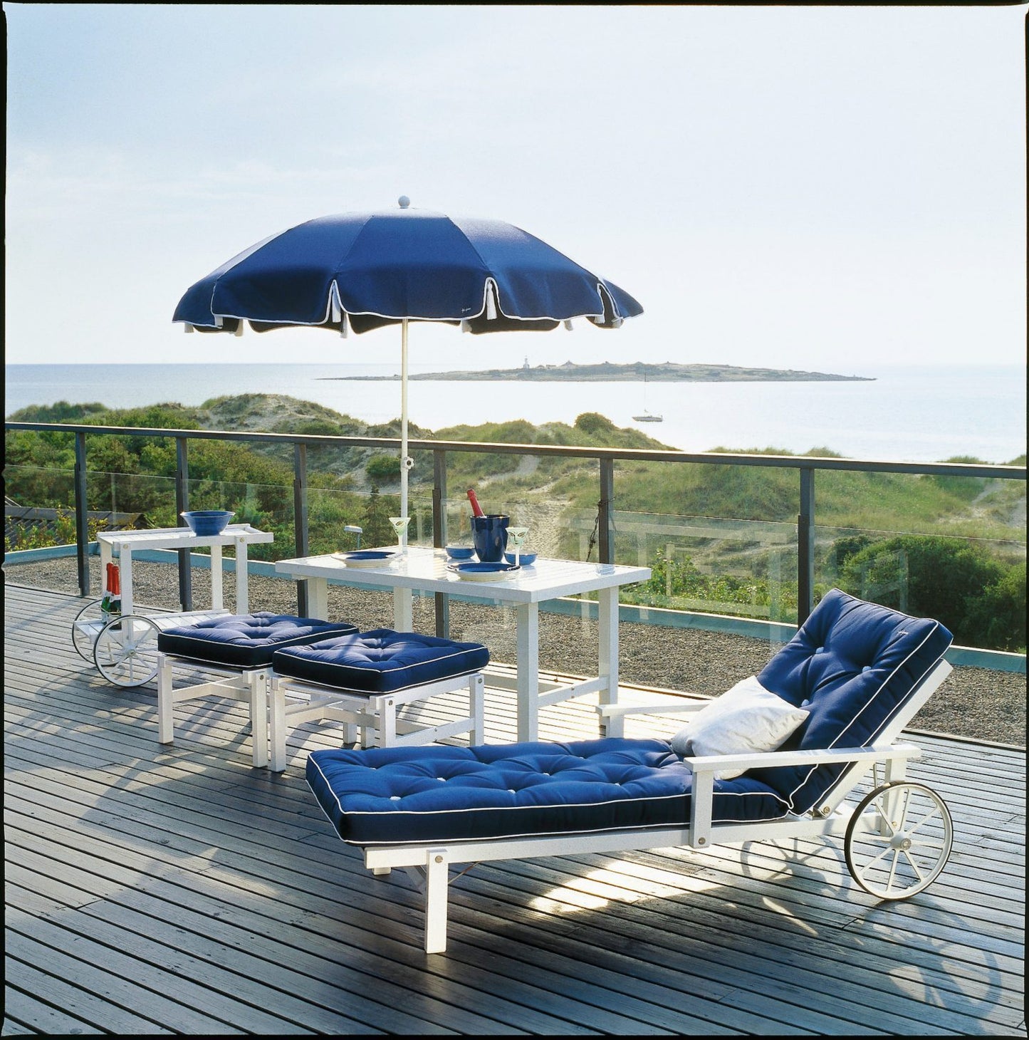 Fri Form liggvagn vit aluminium