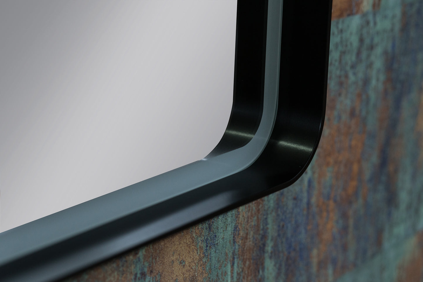 Vidi badrumsspegel Aris svart