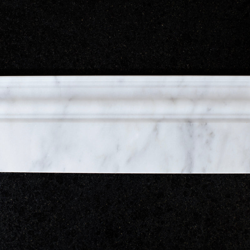 Bianco Carrara sockel 10 cm hög profilerad